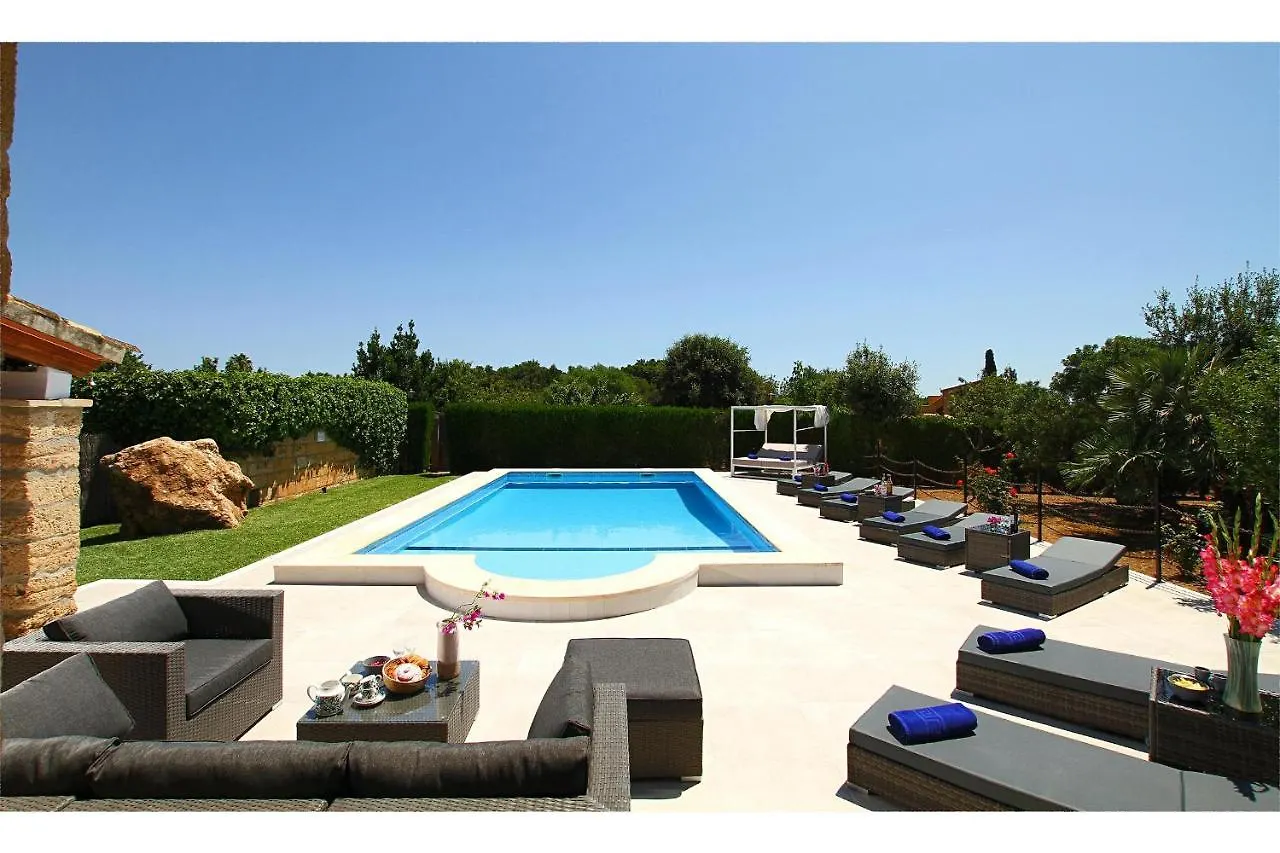 פוינסה Villa Crever בית נופש