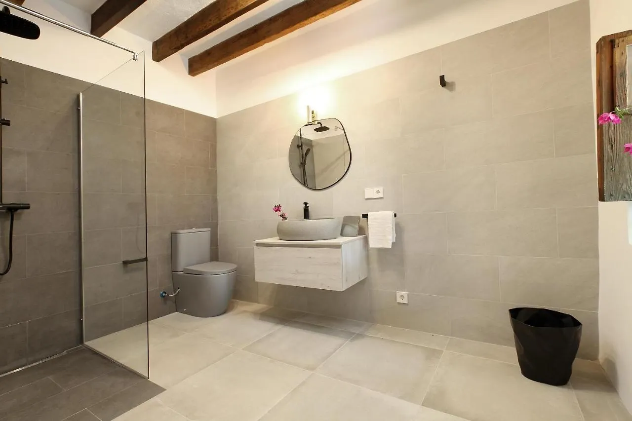 פוינסה Villa Crever