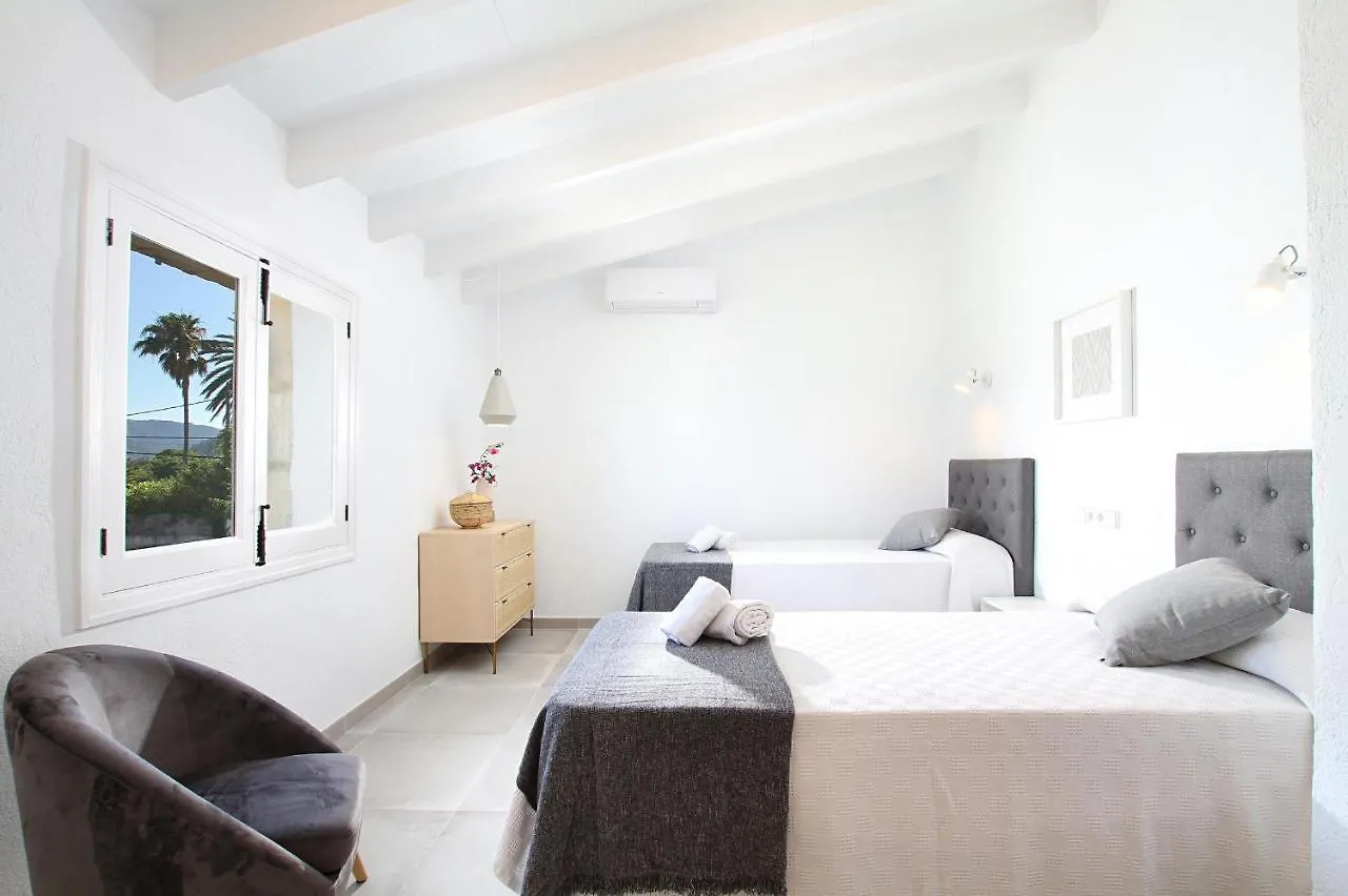 בית נופש פוינסה Villa Crever ספרד